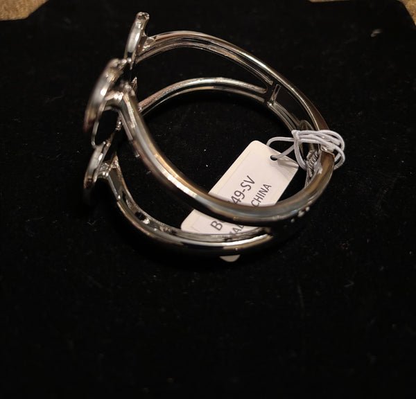“BANGING CUFF BRACELET “, SILVER (SM-LARGE)
