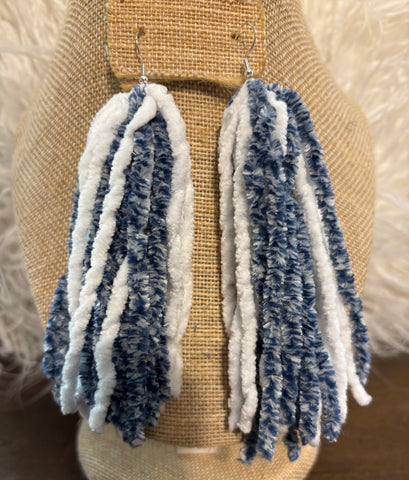 “POM POM CHENILLE” MIXED EARRINGS “