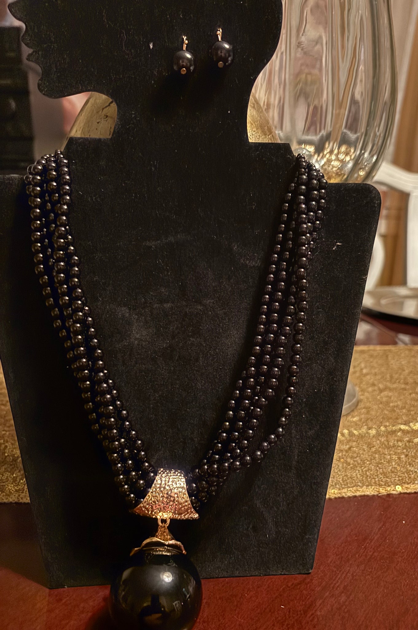 “DROPPED PEARL BALL SET”, BLACK