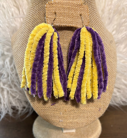 “POM POM CHENILLE” MIXED EARRINGS