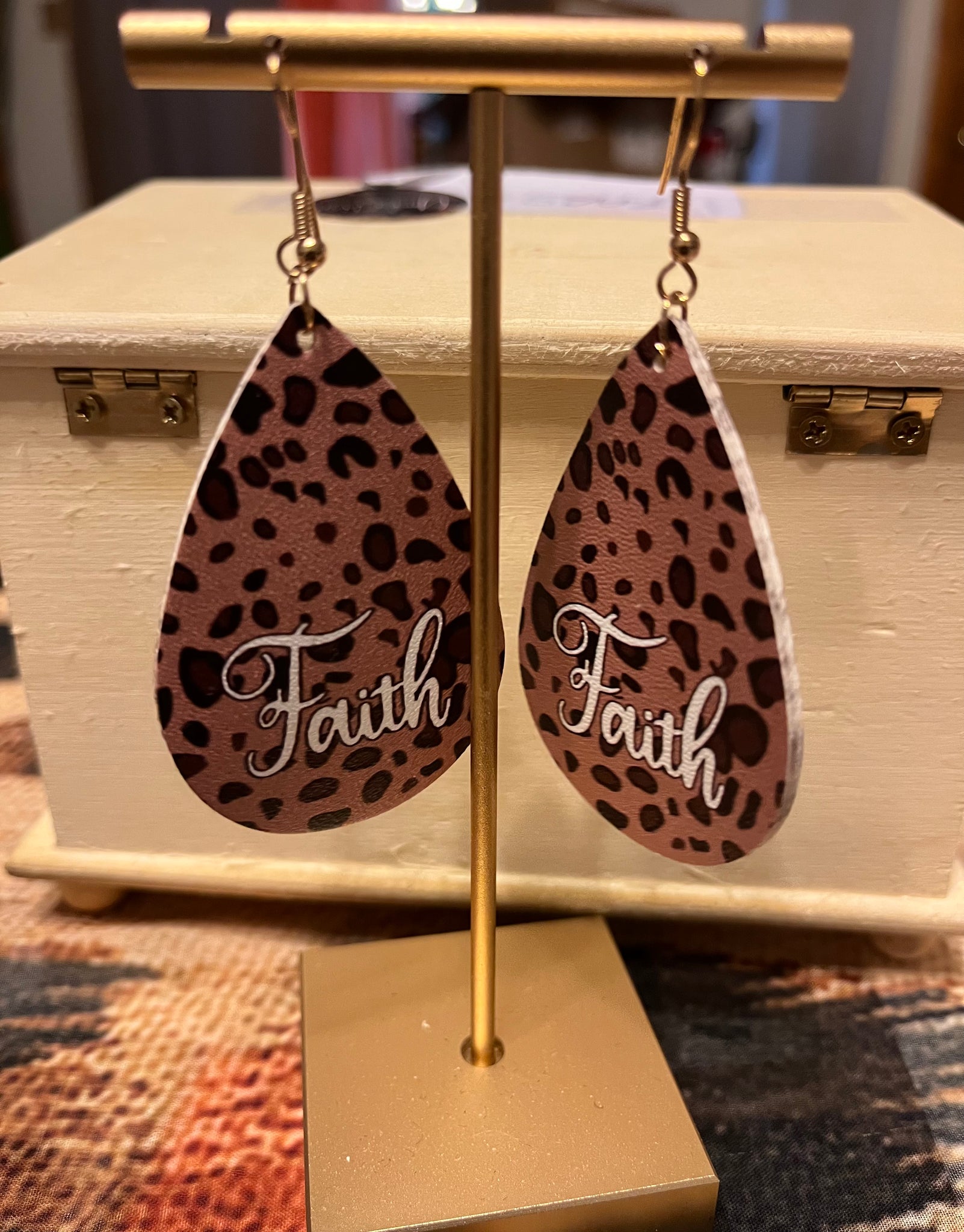 "FAITH" EARRINGS, BROWN