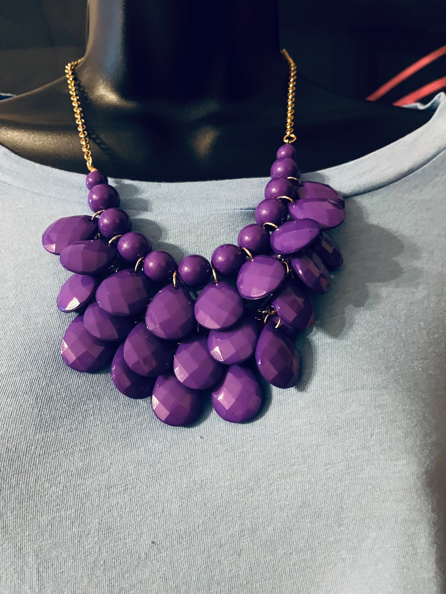 "BUBBLE TEARS NECKLACE”, PURPLE