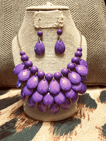 "BUBBLE TEARS NECKLACE”, PURPLE
