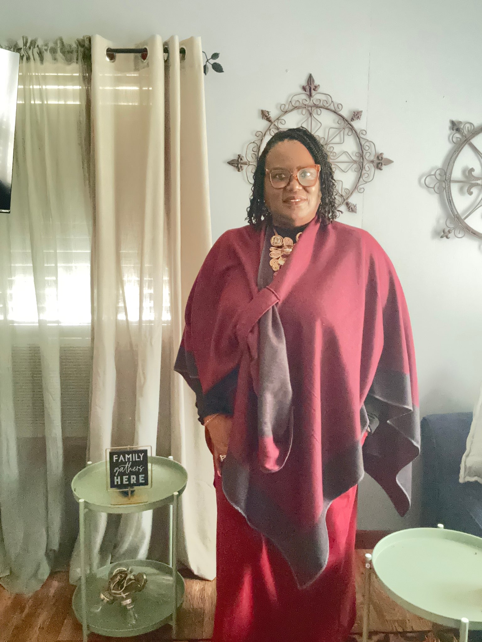 “OPEN SHAWL”, BURGUNDY/BLACK